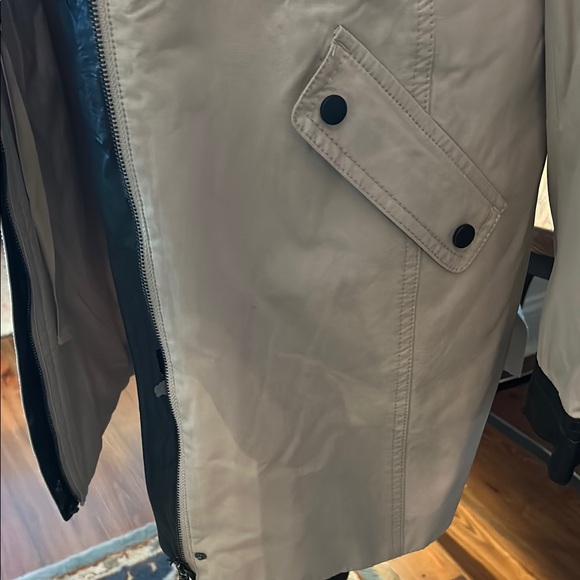 Ann Taylor Cream and Black Trench Coat Modern Design - Picture 5 of 6